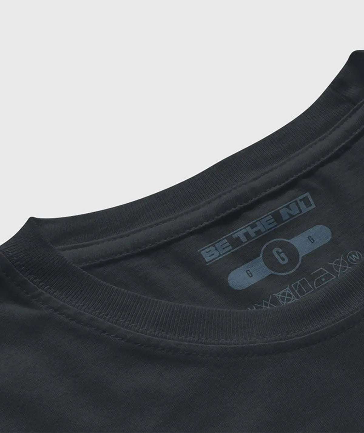 Camiseta N1 Spikes Preta Estonada