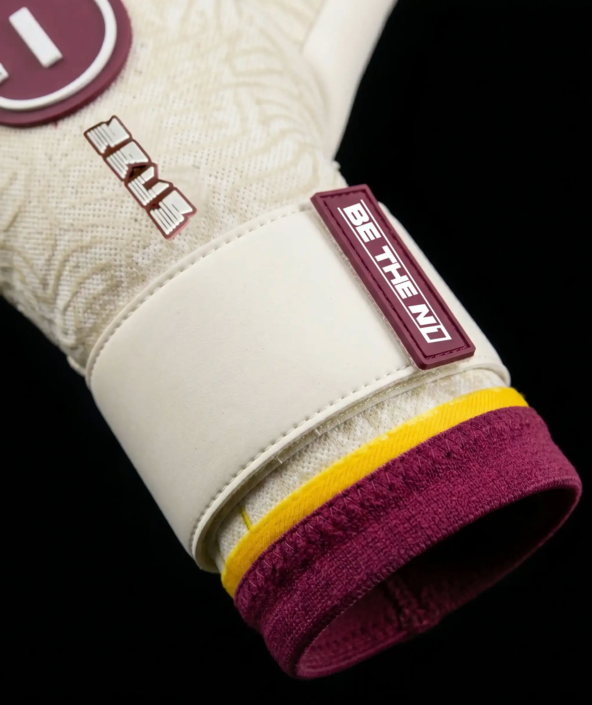 Luva de Goleiro N1 Zeus 2.0 Espanha Branco