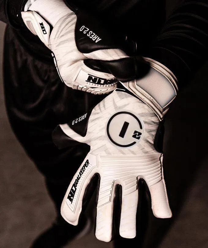 Luva de Goleiro Profissional N1 Ares