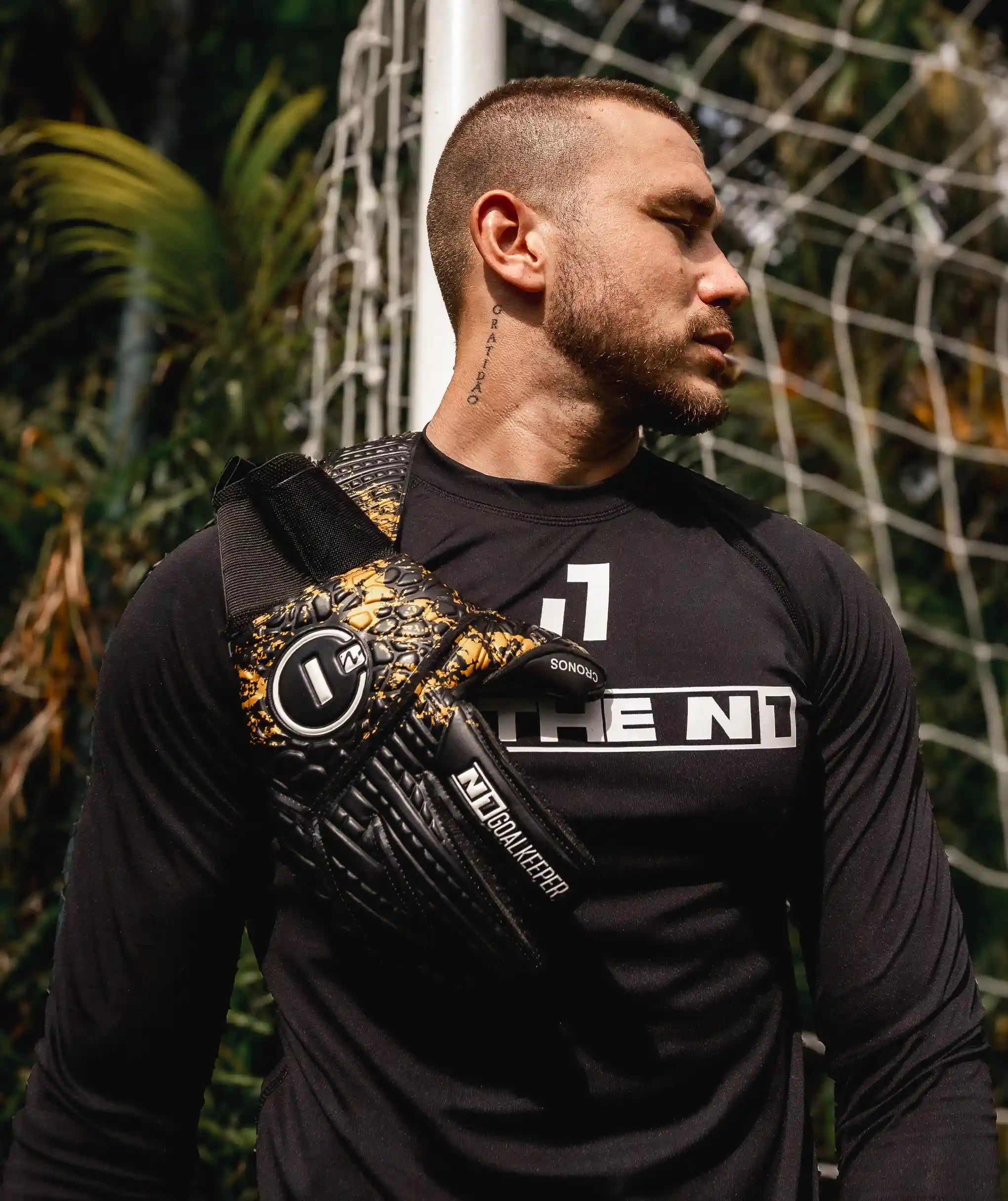 Luva de Goleiro Profissional N1 Cronos