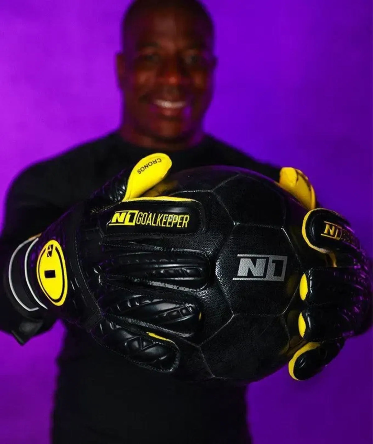 Luva de Goleiro Profissional N1 Cronos