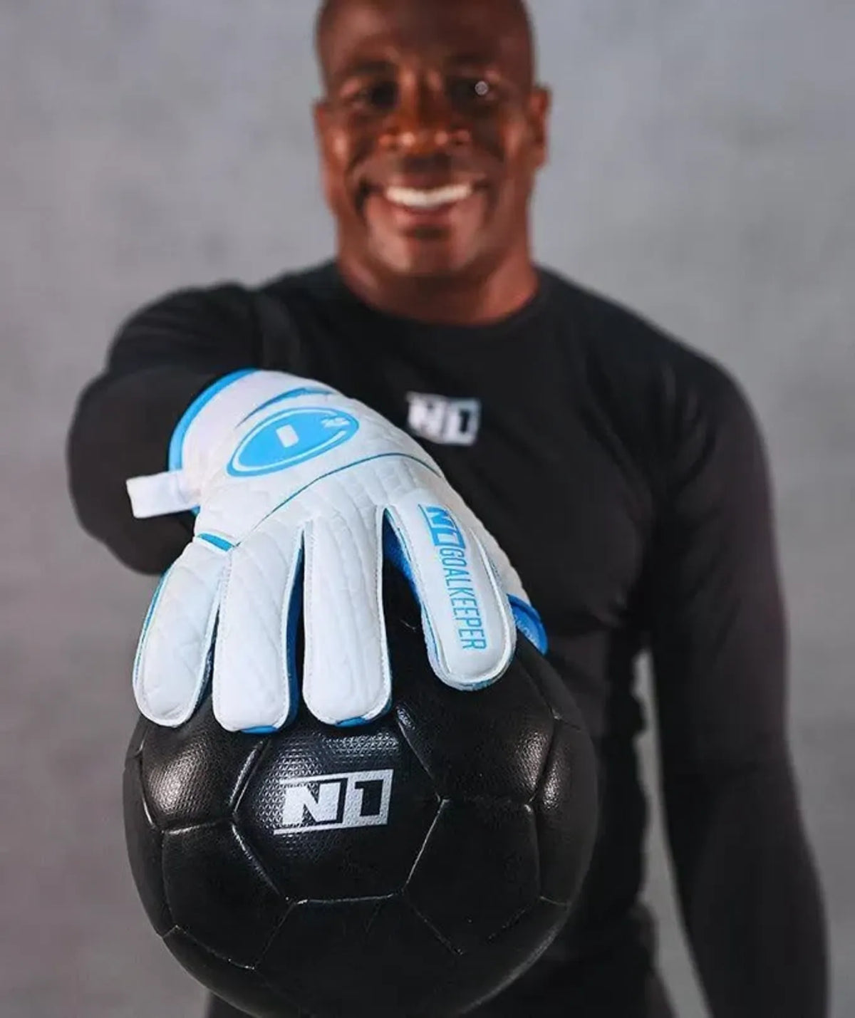 Luva de Goleiro Profissional N1 Cronos