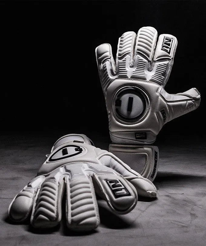 Luva de Goleiro Profissional N1 Horus