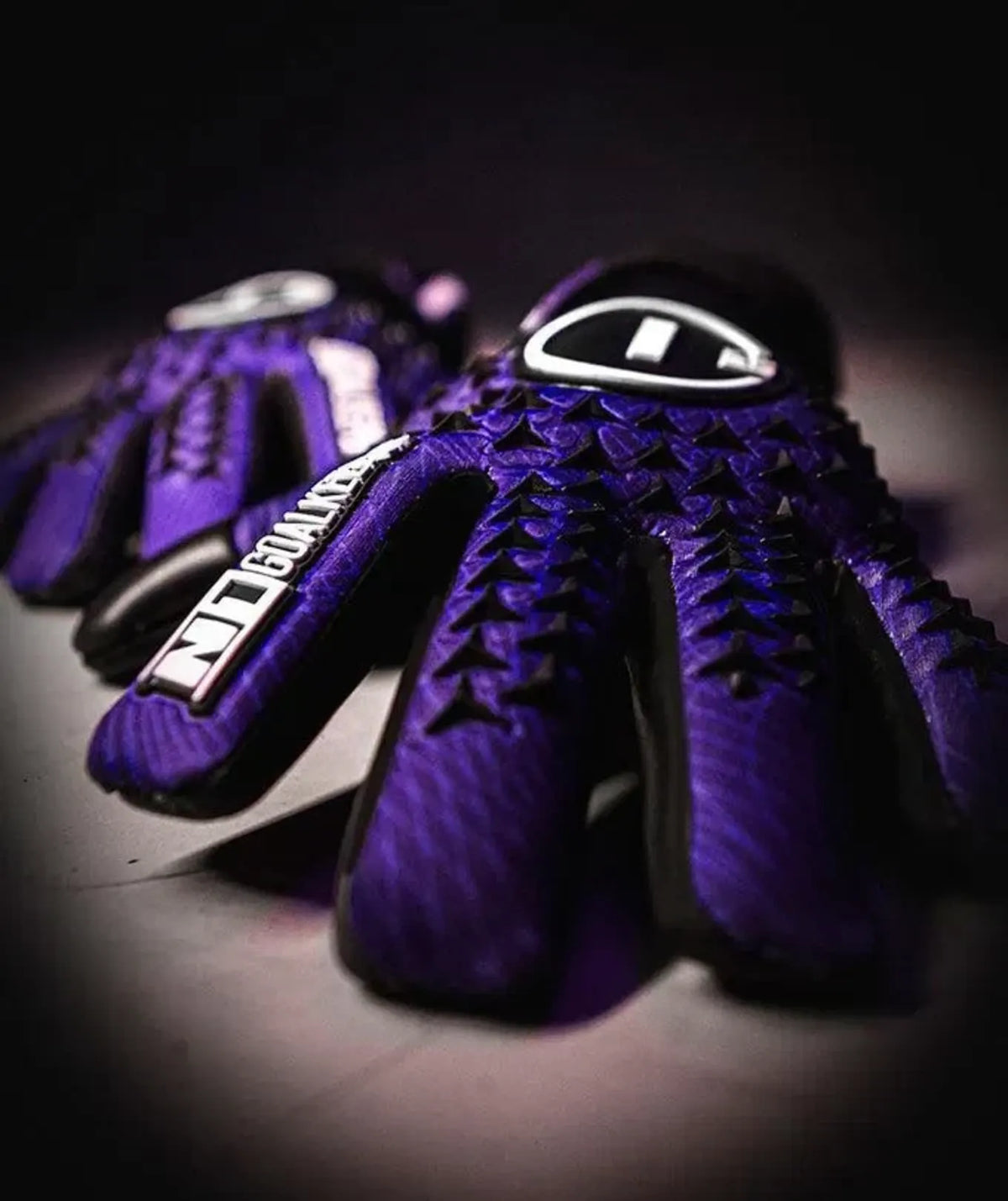 Luva de Goleiro Profissional N1 Scorpius 2.0