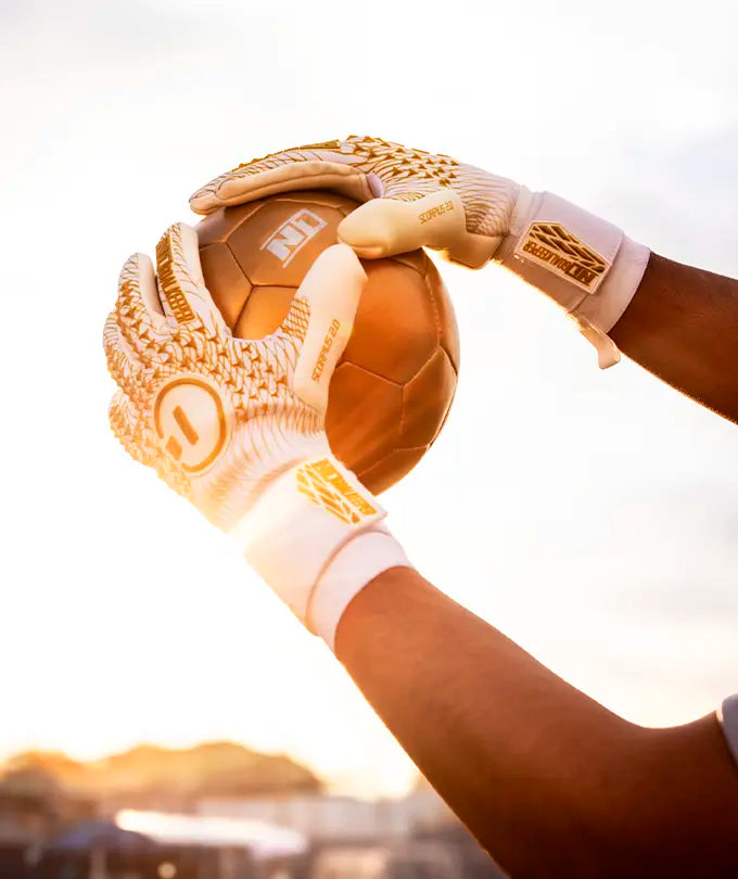 Luva de Goleiro Profissional N1 Scorpius 2.0 Golden White