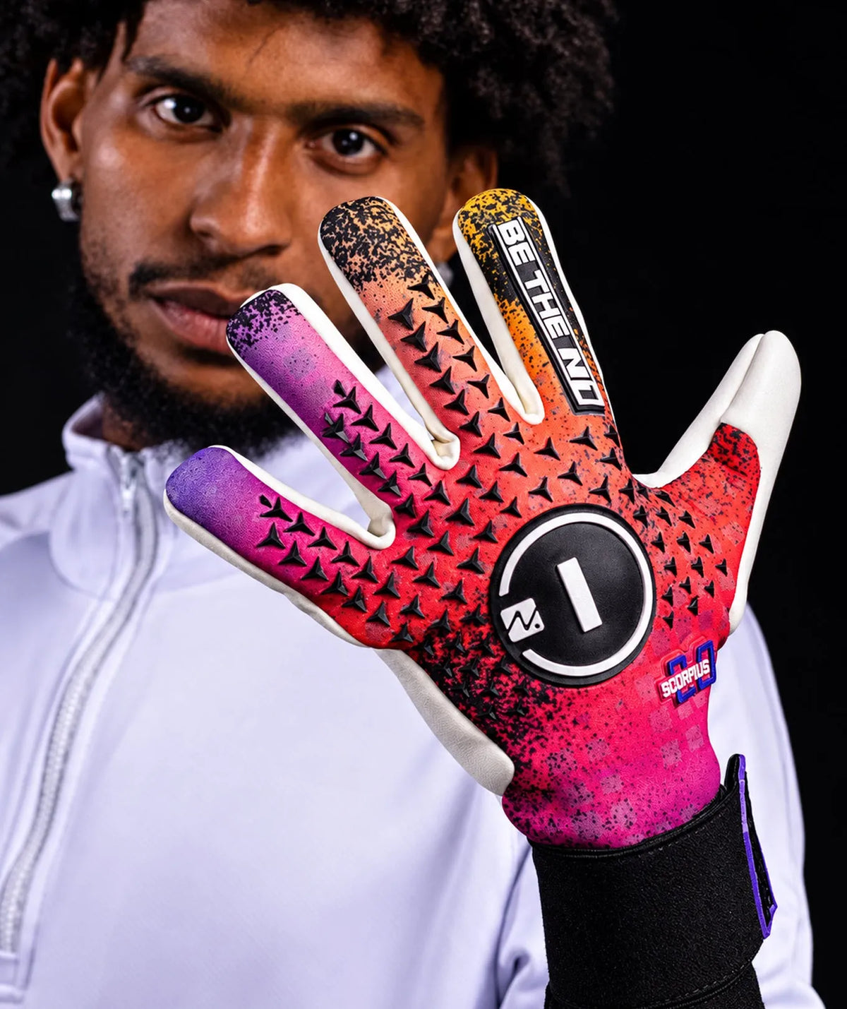 Luva de Goleiro Profissional N1 Scorpius 2.0 New Collection