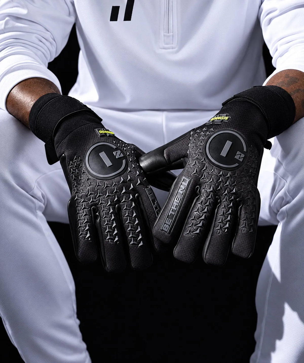 Luva de Goleiro Profissional N1 Scorpius 2.0 New Collection