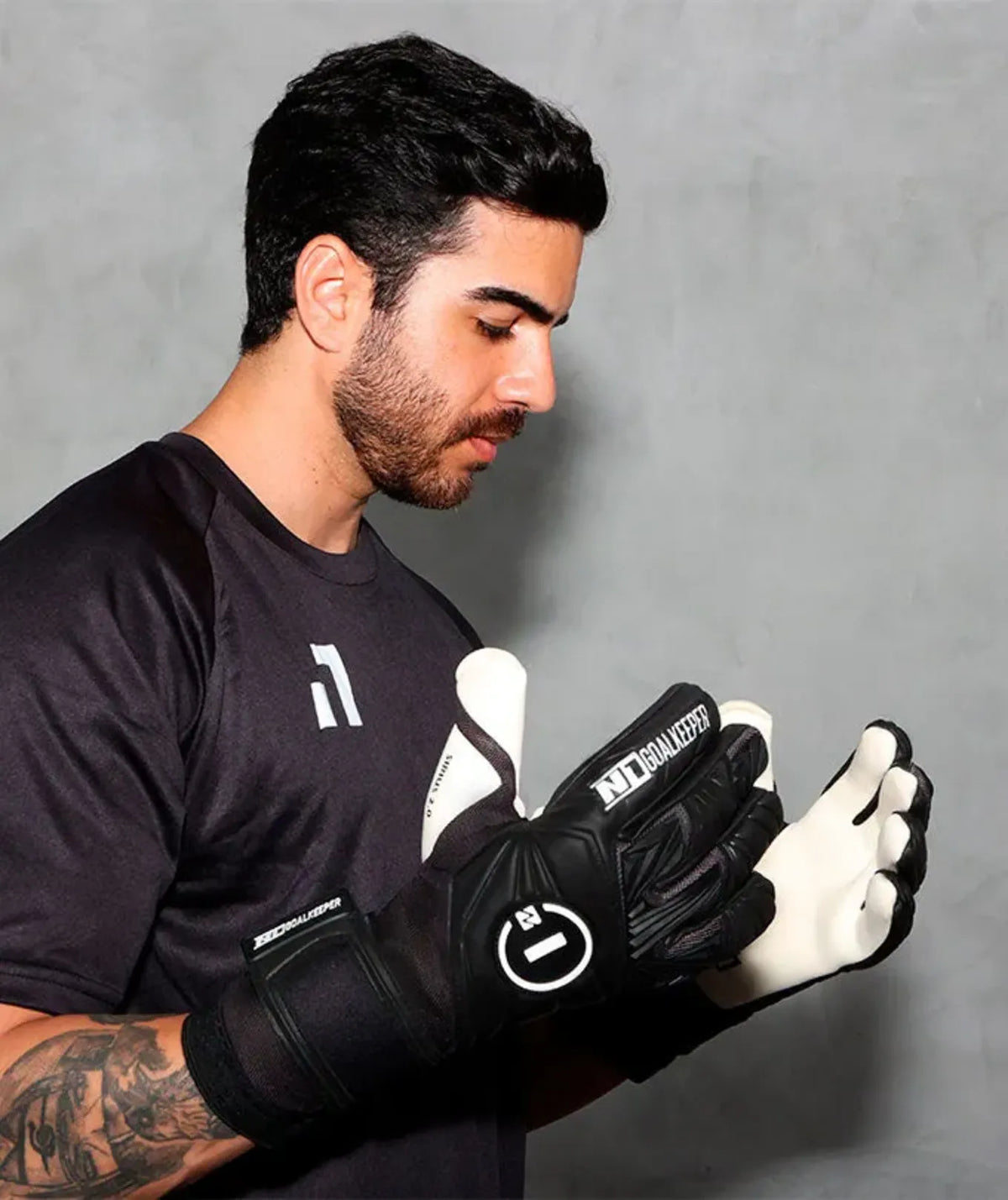 Luva de Goleiro Profissional N1 Sirius 2.0