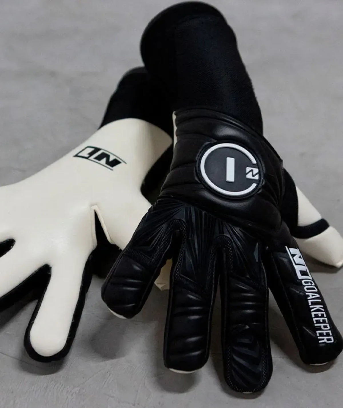 Luva de Goleiro Profissional N1 Sirius 2.0