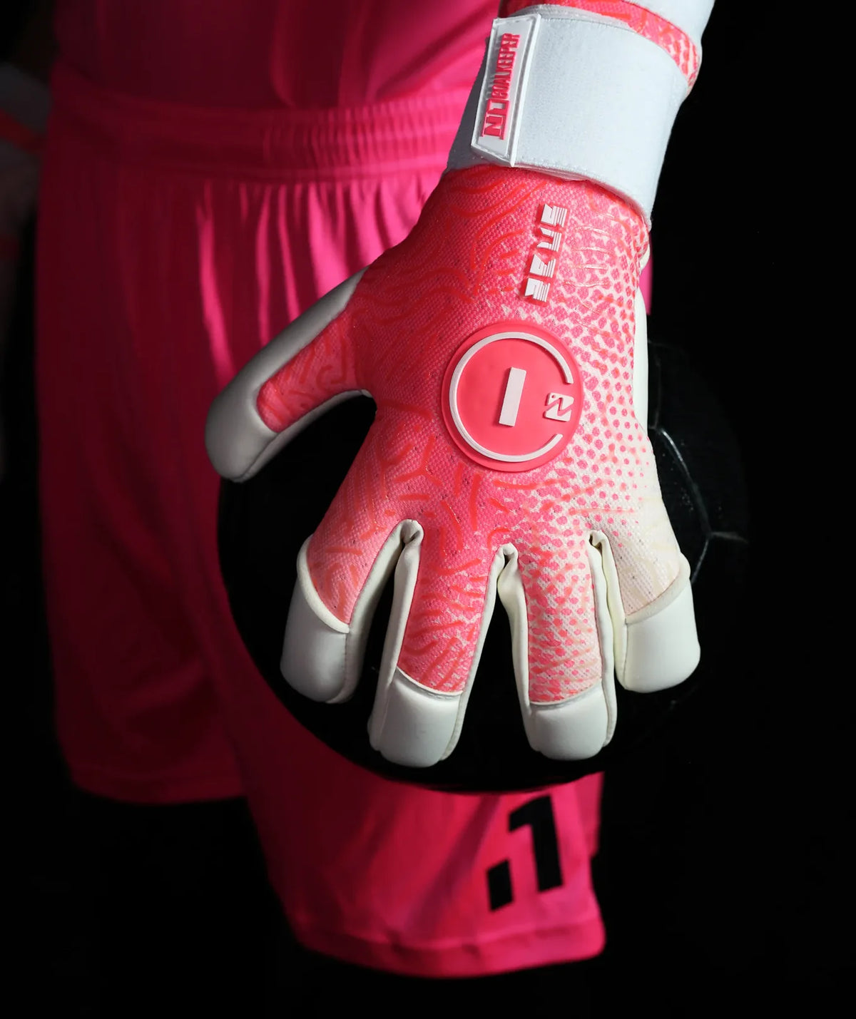 Luva de Goleiro Profissional N1 Zeus 2.0 Muse