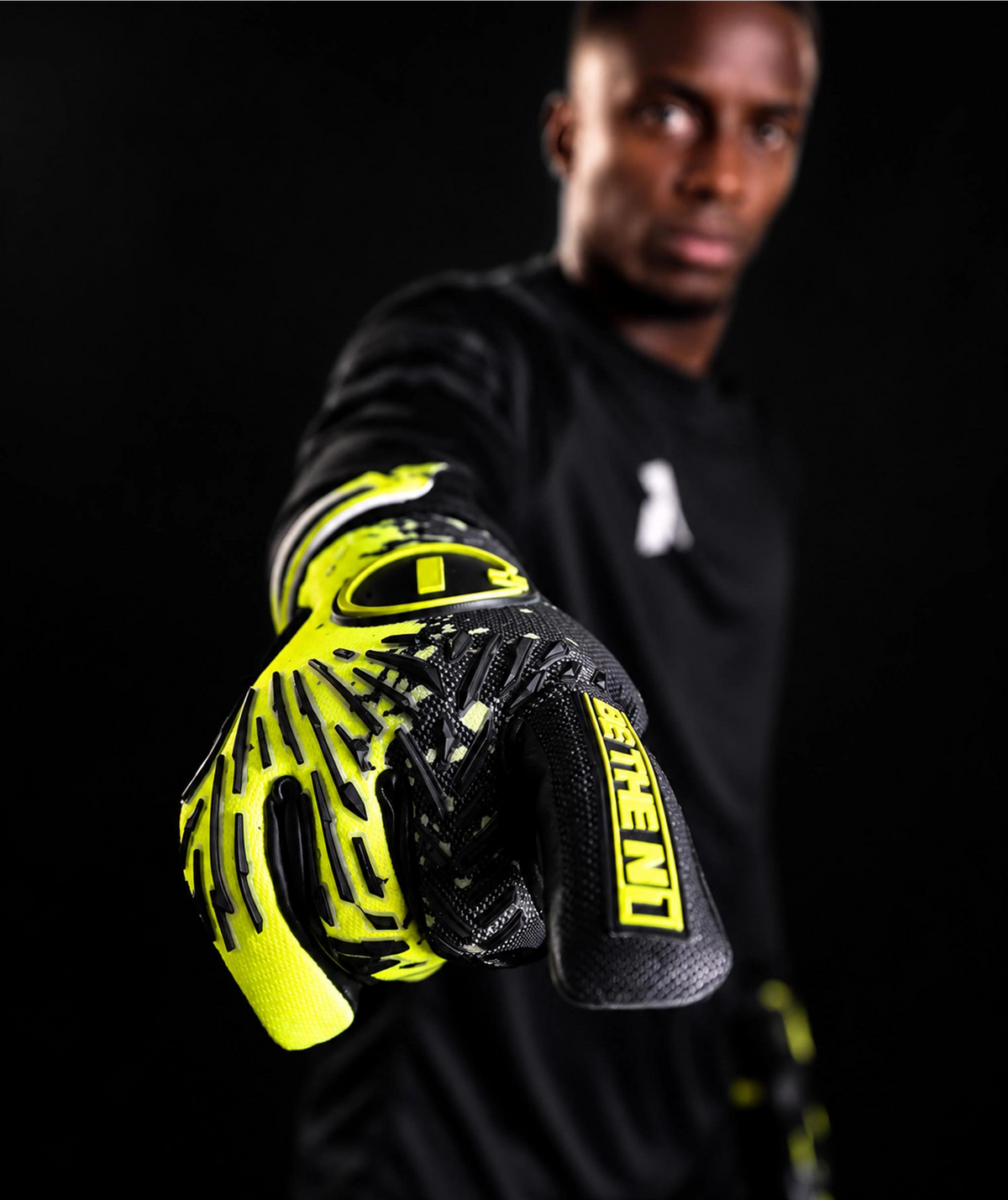 Luva Goleiro Profissional N1 Hera 2.0