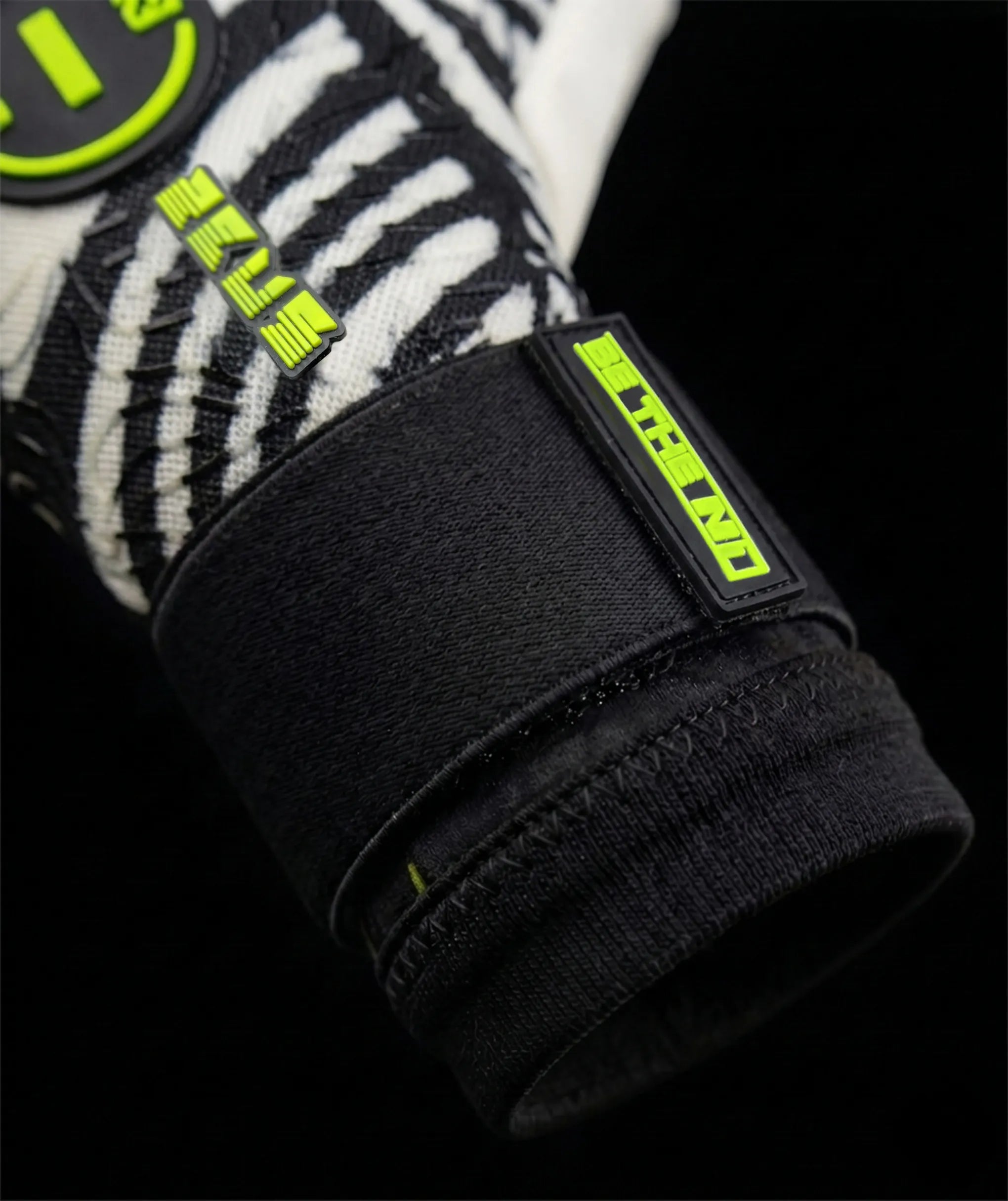 Luva de Goleiro N1 Zeus 2.0 Brasil Branco