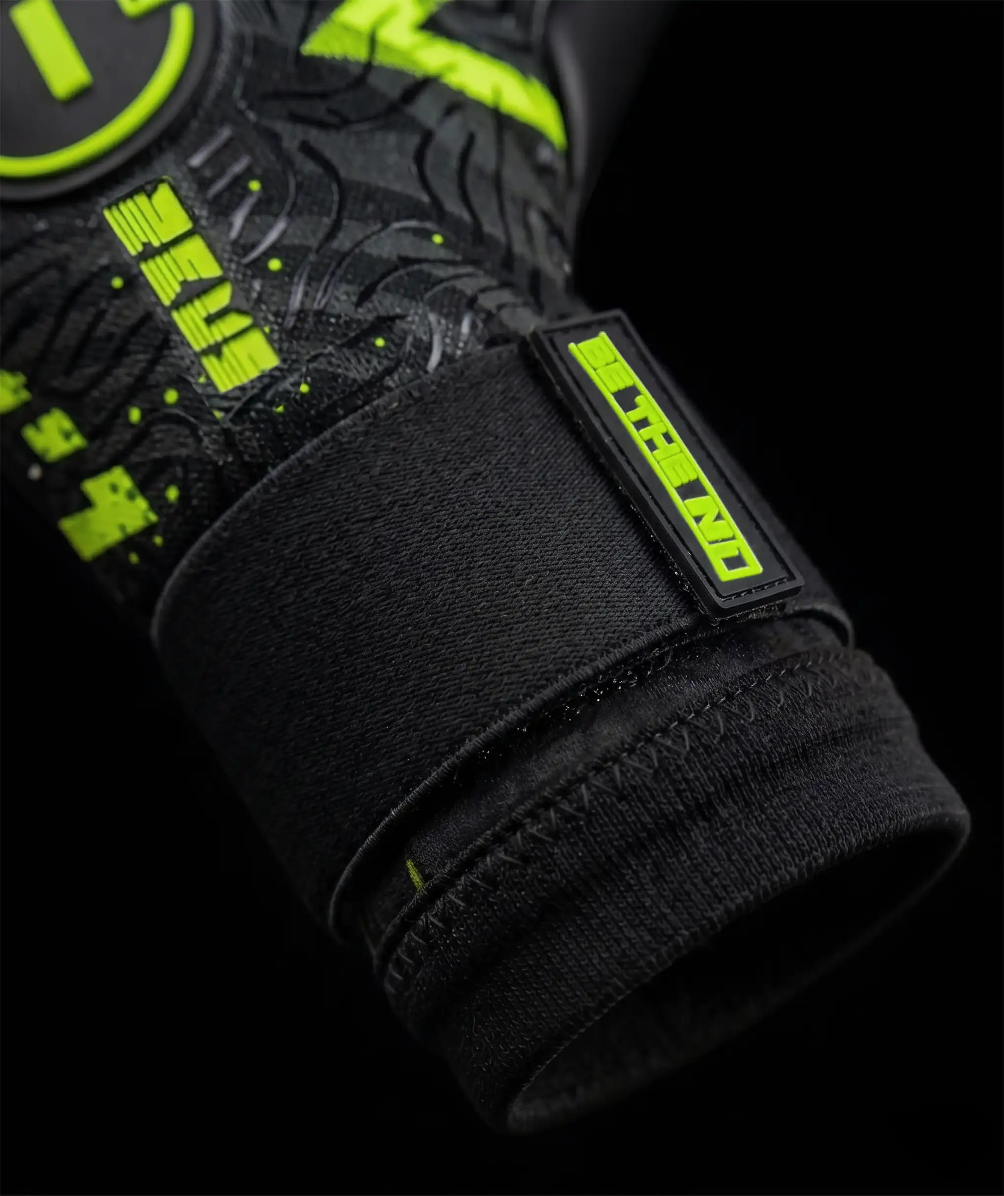 Luva de Goleiro N1 Zeus 2.0 Brasil Preto