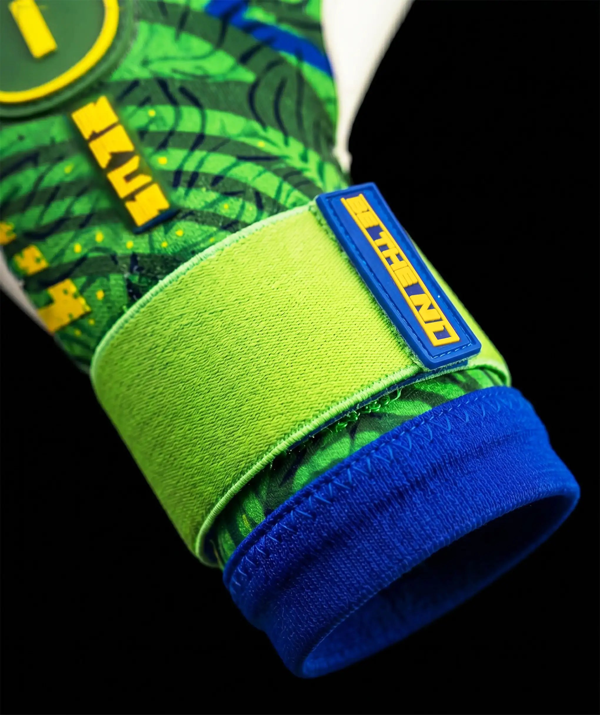 Luva de Goleiro N1 Zeus 2.0 Brasil Verde