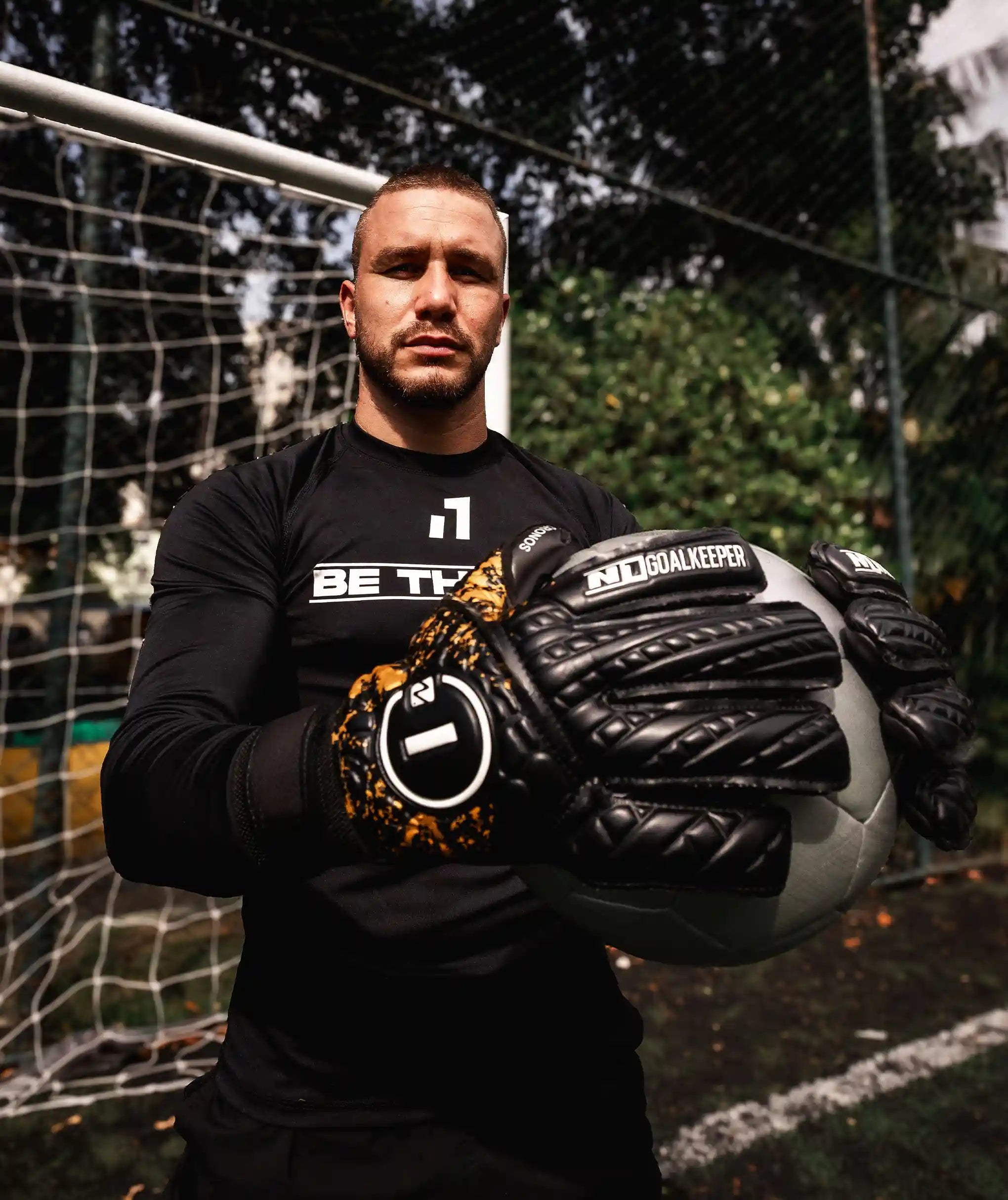 Luva de Goleiro Profissional N1 Cronos