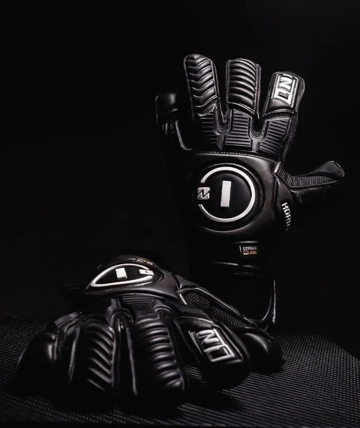Luva de Goleiro Profissional N1 Horus