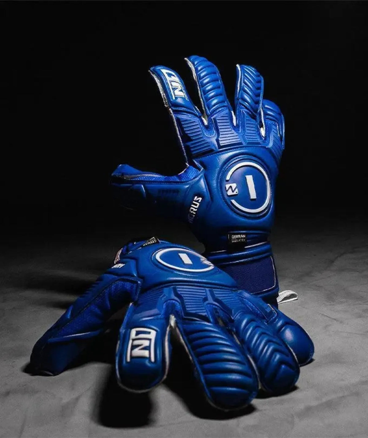 Luva de Goleiro Profissional N1 Horus