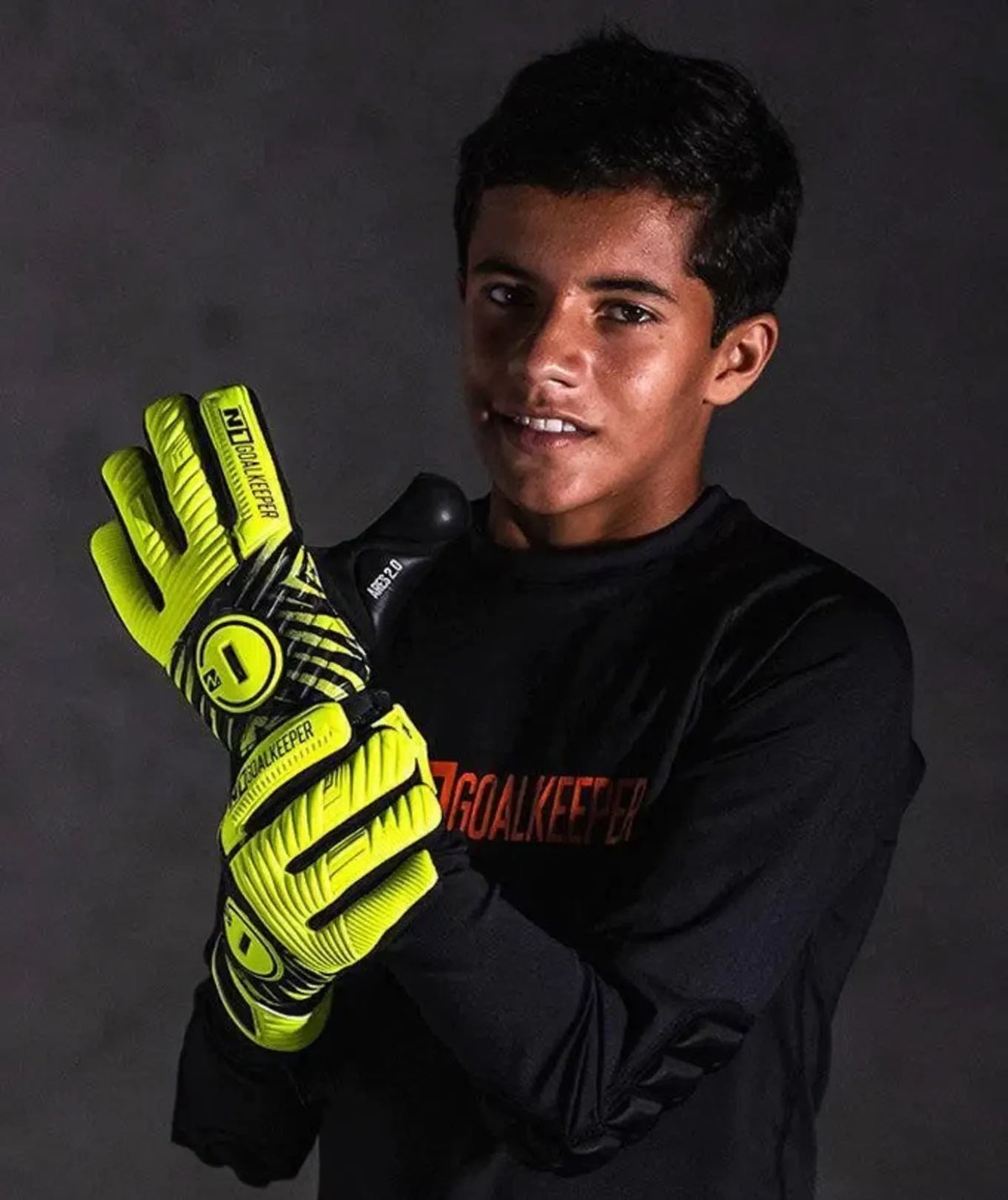 Luva de Goleiro Profissional N1 Kids 2.0