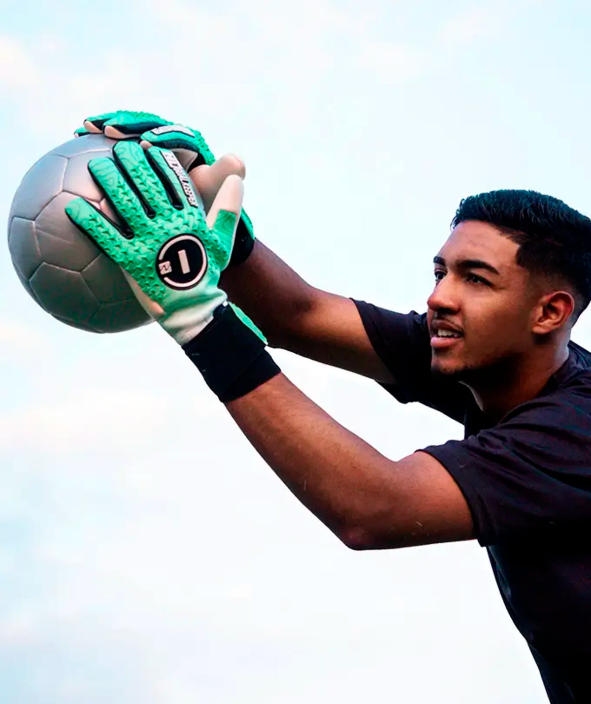Luva de Goleiro Profissional N1 Scorpius 2.0