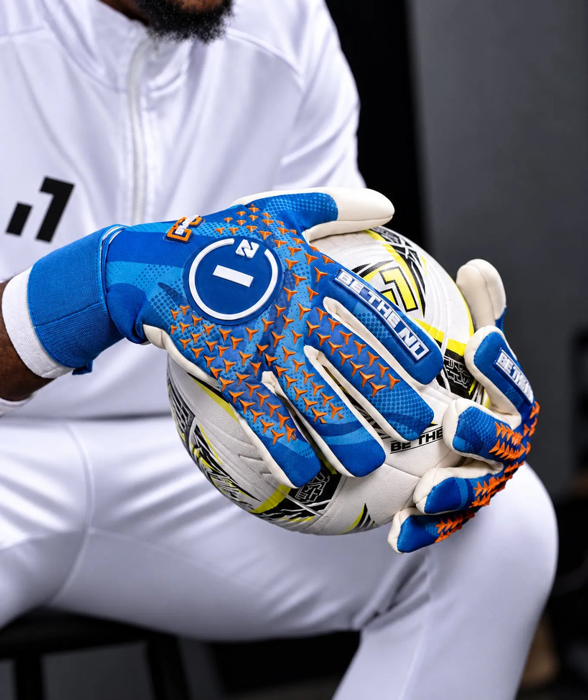 Luva de Goleiro Profissional N1 Scorpius 2.0 New Collection