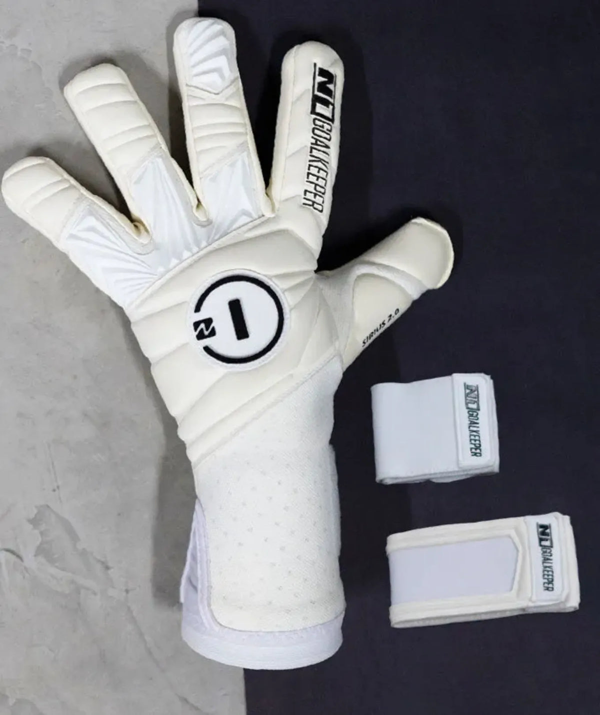 Luva de Goleiro Profissional N1 Sirius 2.0