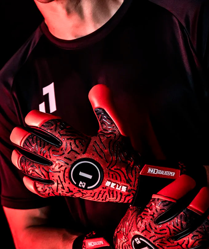 Luva de Goleiro Profissional N1 Zeus 2.0