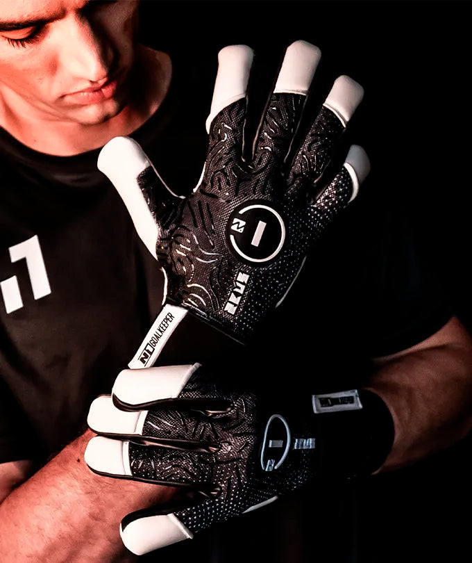 Luva de Goleiro Profissional N1 Zeus 2.0